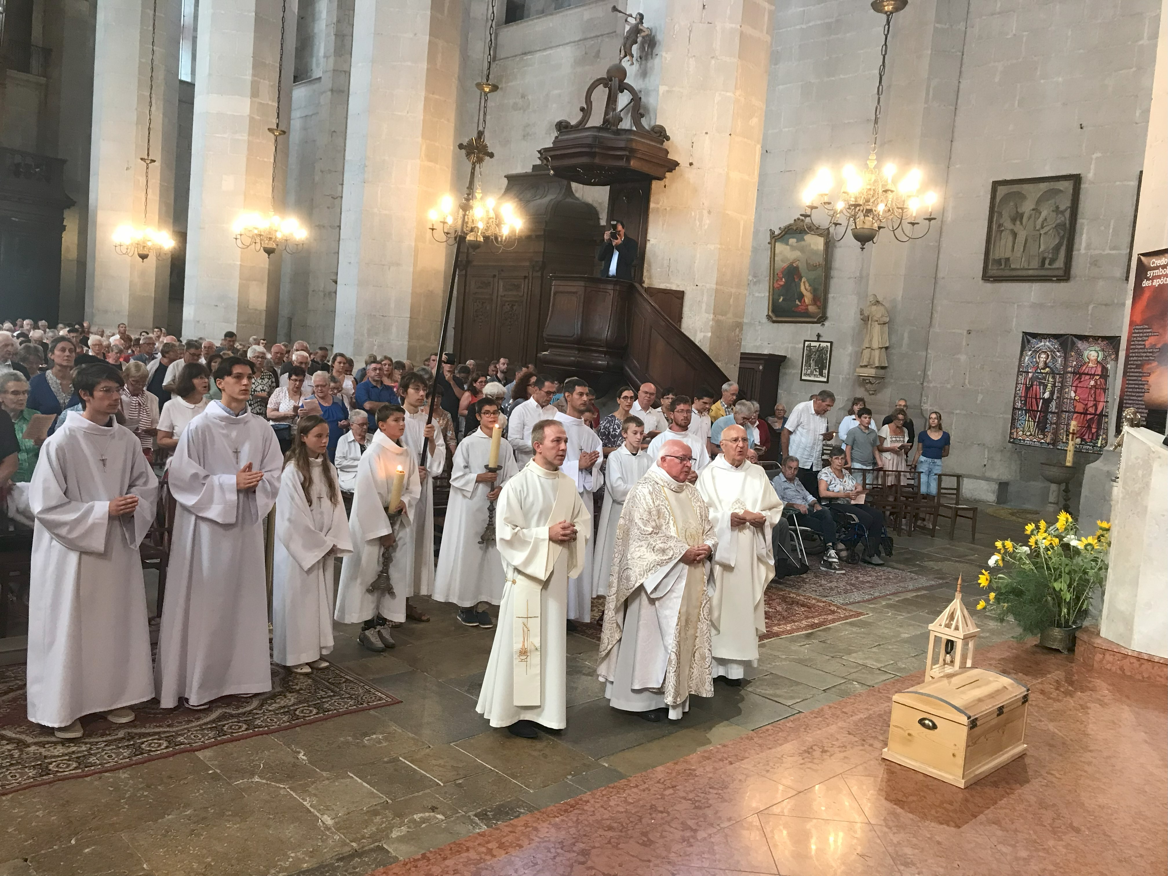 Messe d'aurevoir de Père Pierre GIROD