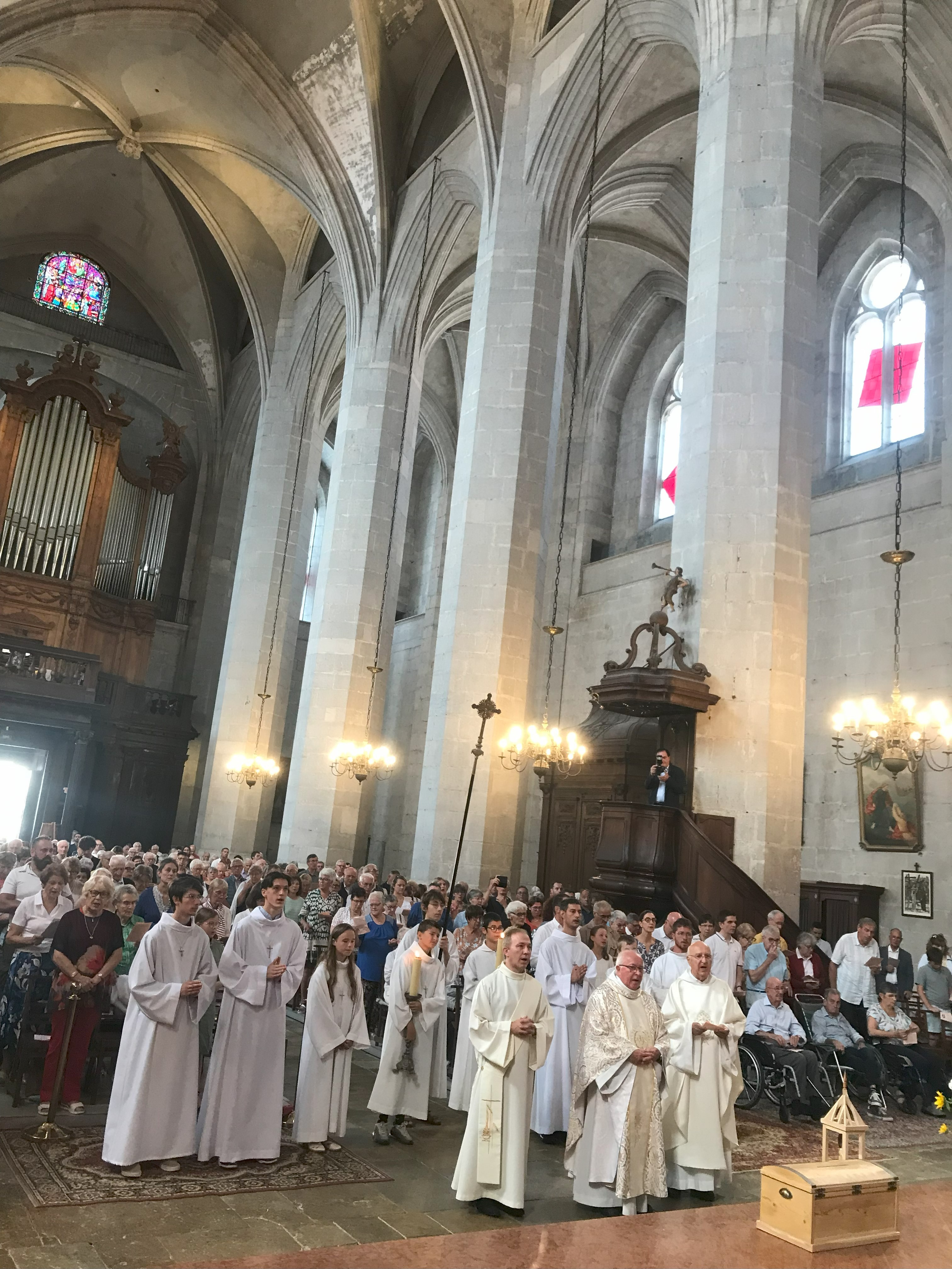 Messe d'aurevoir de Père Pierre GIROD